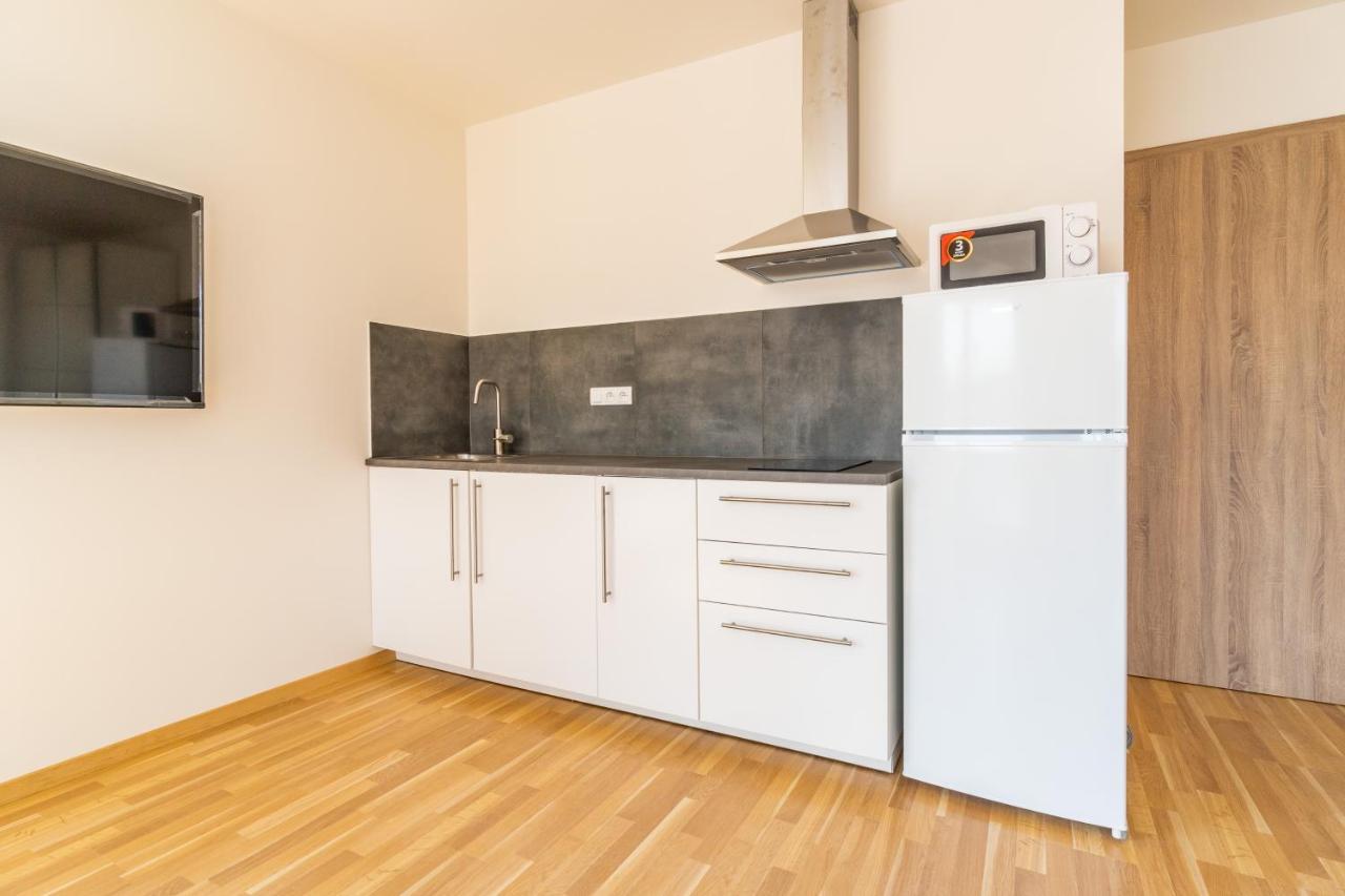 Penthouse # 81 With Panoramic City View In Elite Rezidence With Free Parking Praha Bagian luar foto