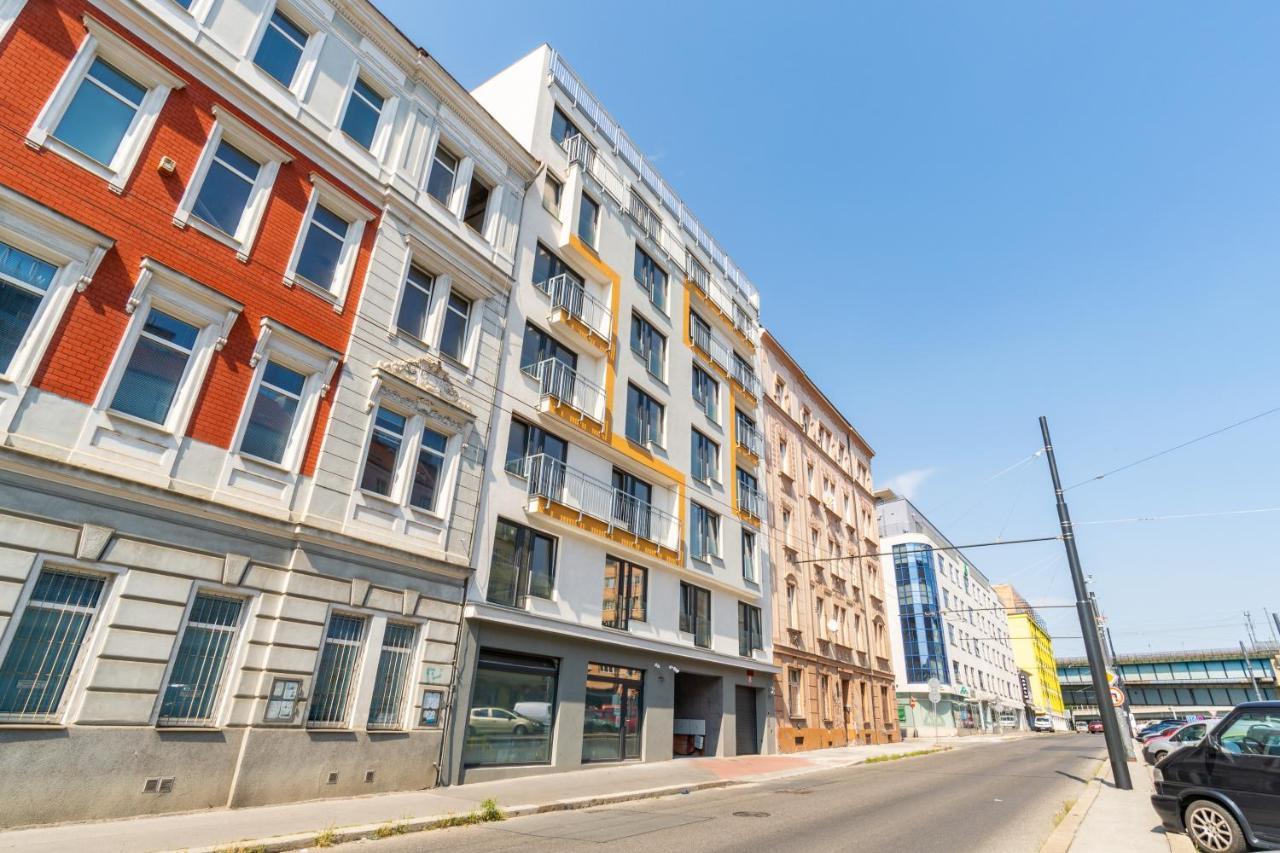 Penthouse # 81 With Panoramic City View In Elite Rezidence With Free Parking Praha Bagian luar foto
